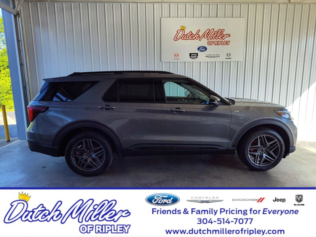2025 Ford Explorer ST-Line