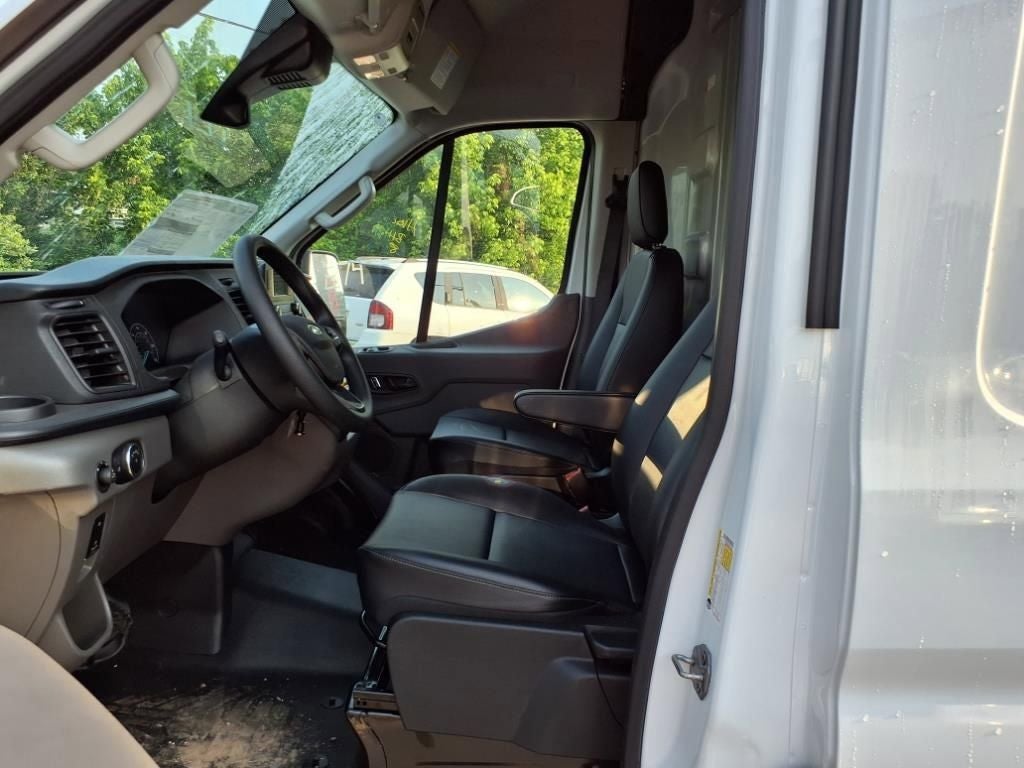 2025 Ford Transit Van Base