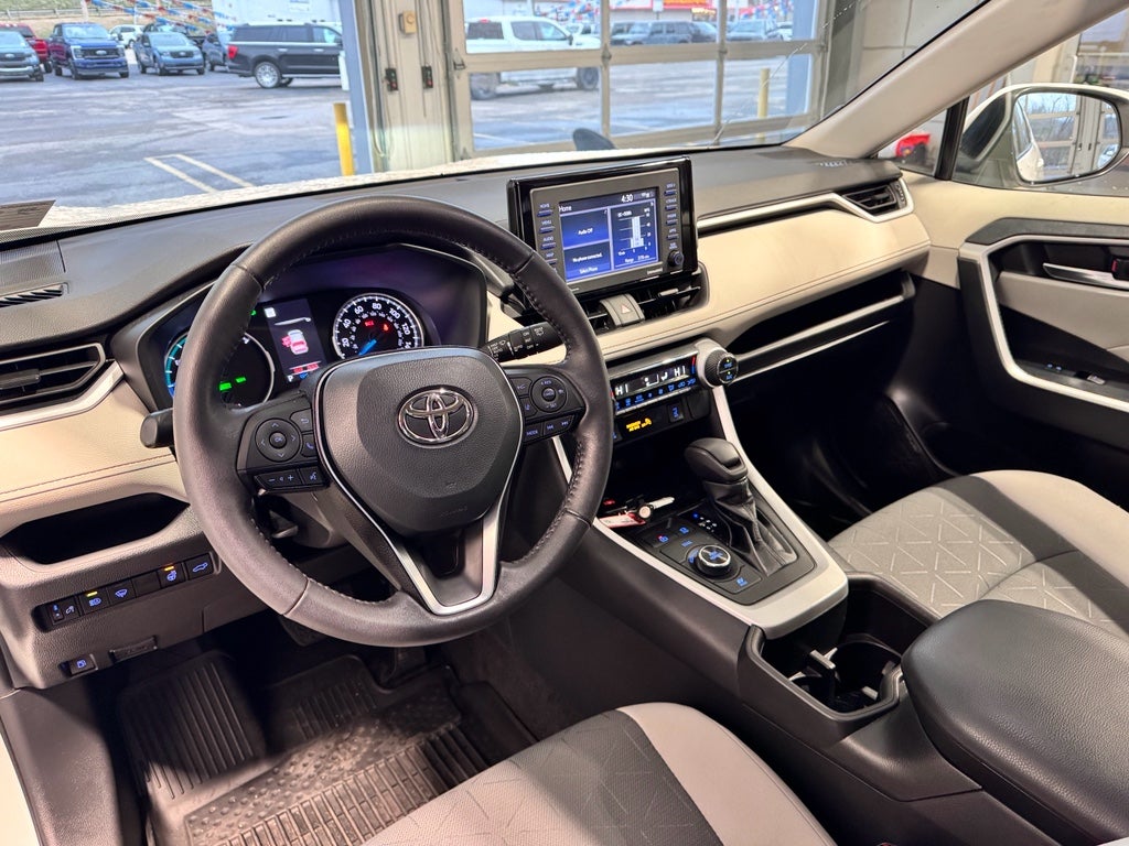 2022 Toyota RAV4 Hybrid XLE