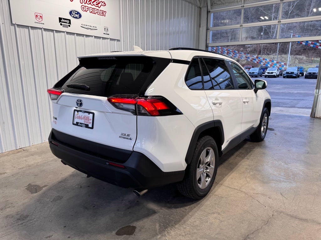 2022 Toyota RAV4 Hybrid XLE