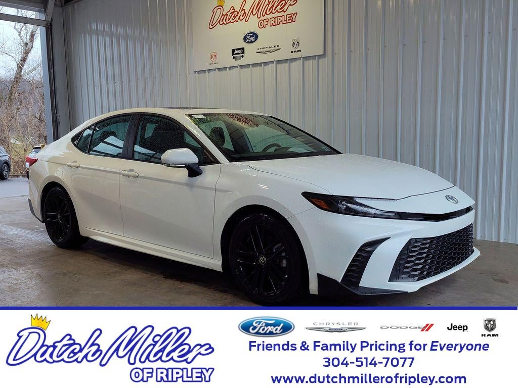 2025 Toyota Camry Hybrid SE