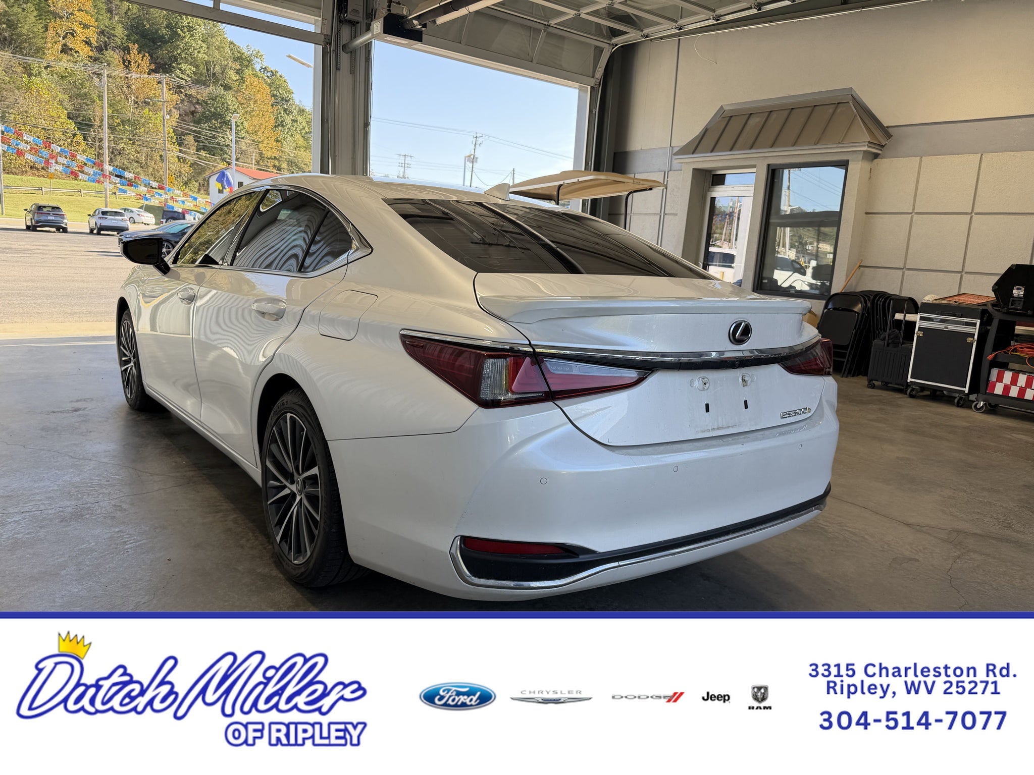 2024 Lexus ES 300h Premium