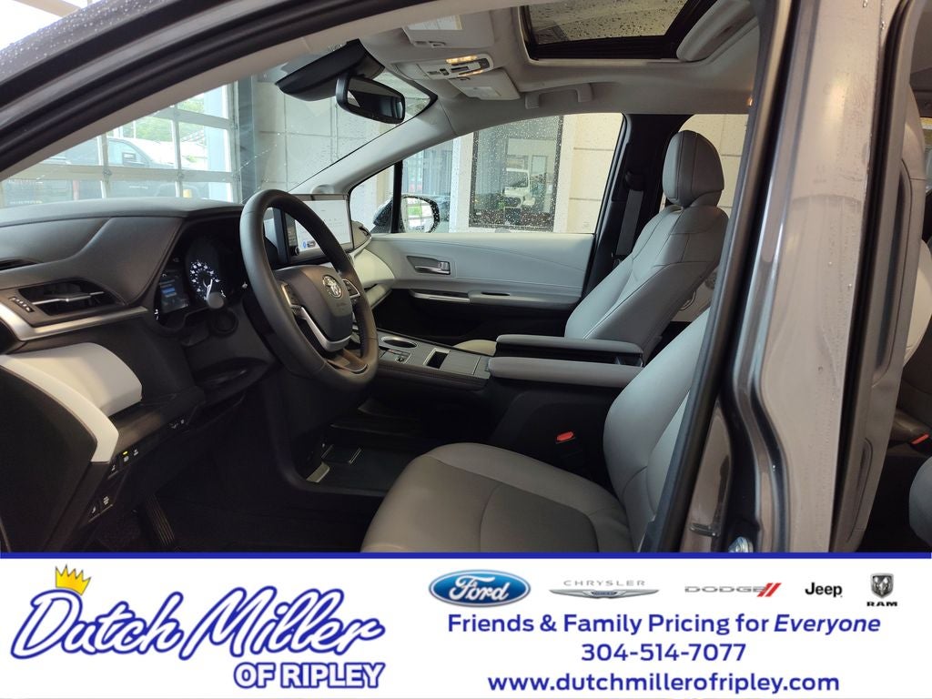 2025 Toyota Sienna XLE