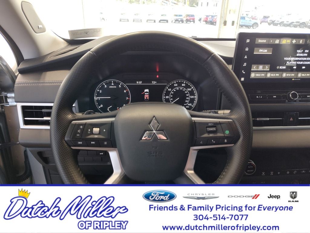 2025 Mitsubishi Outlander SE