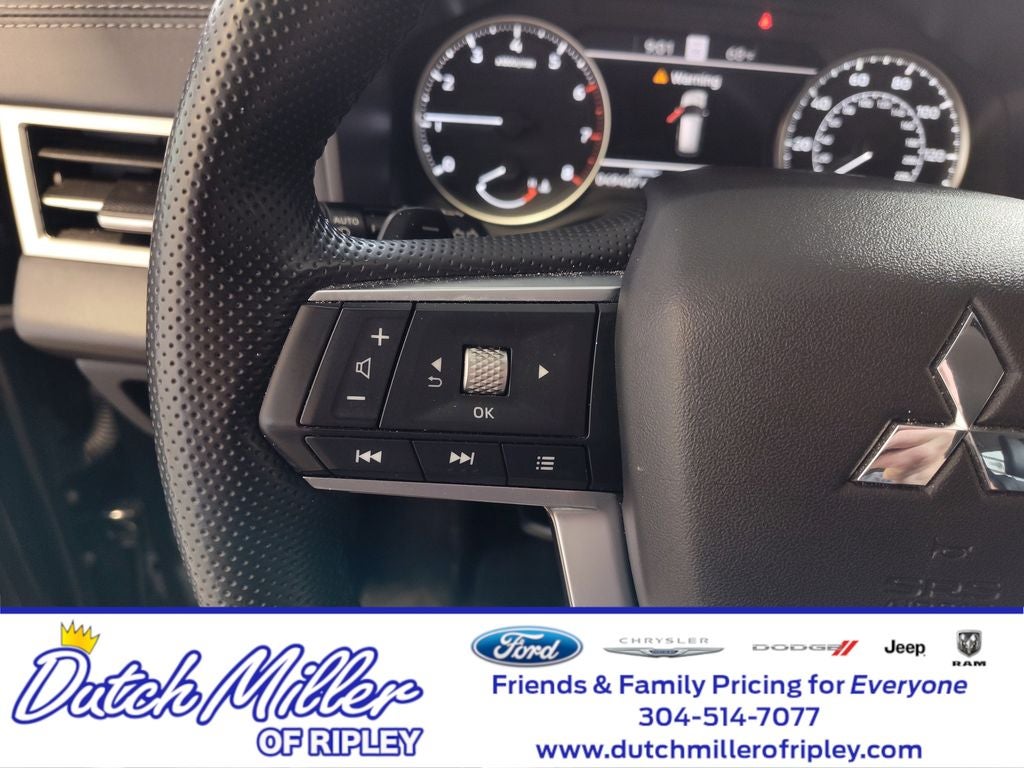 2024 Mitsubishi Outlander SE