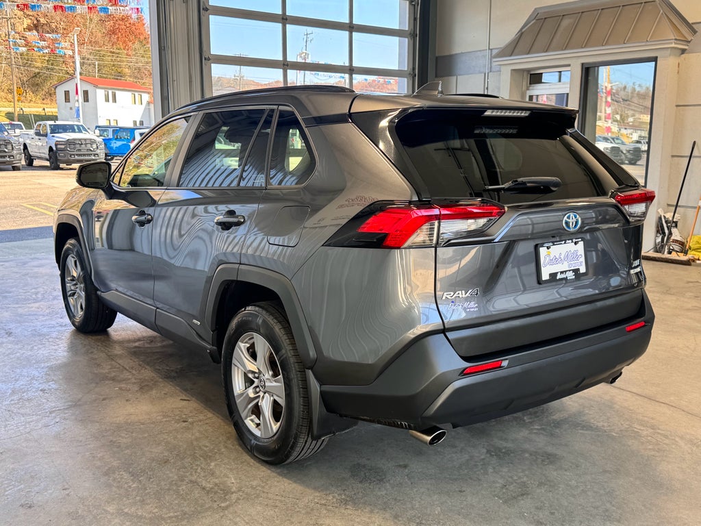 2022 Toyota RAV4 Hybrid XLE