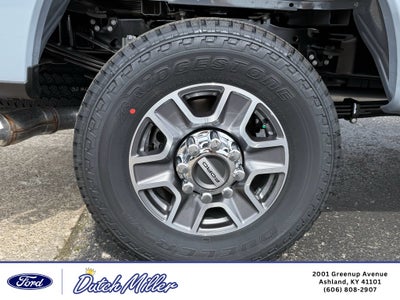 2026 Ford F-350 LARIAT 4WD Crew Cab 8' Box