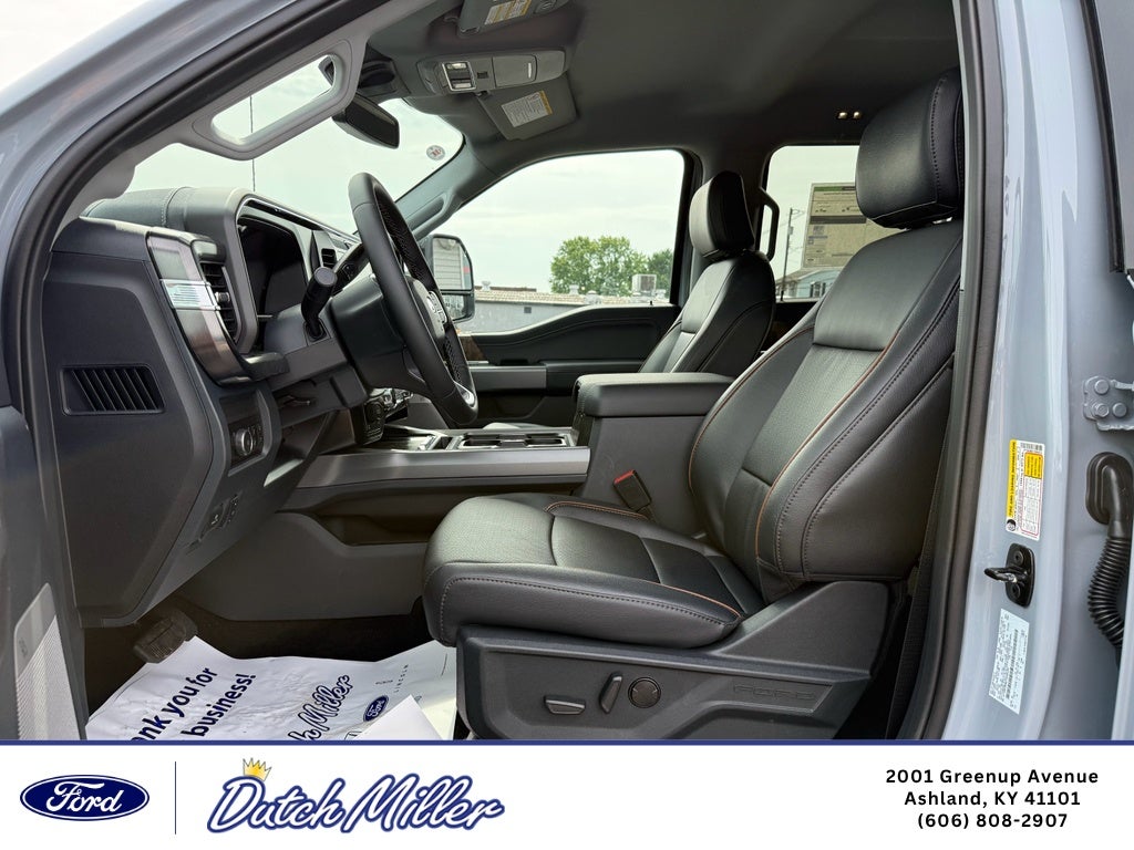 2026 Ford F-350 LARIAT 4WD Crew Cab 8' Box