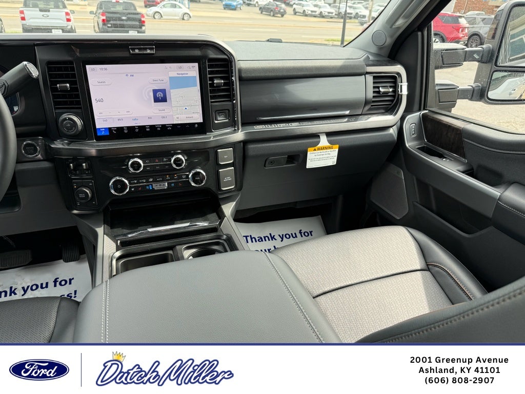 2026 Ford F-350 LARIAT 4WD Crew Cab 8' Box