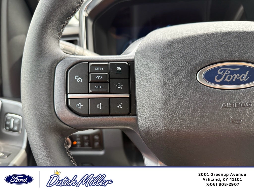 2026 Ford F-350 LARIAT 4WD Crew Cab 8' Box
